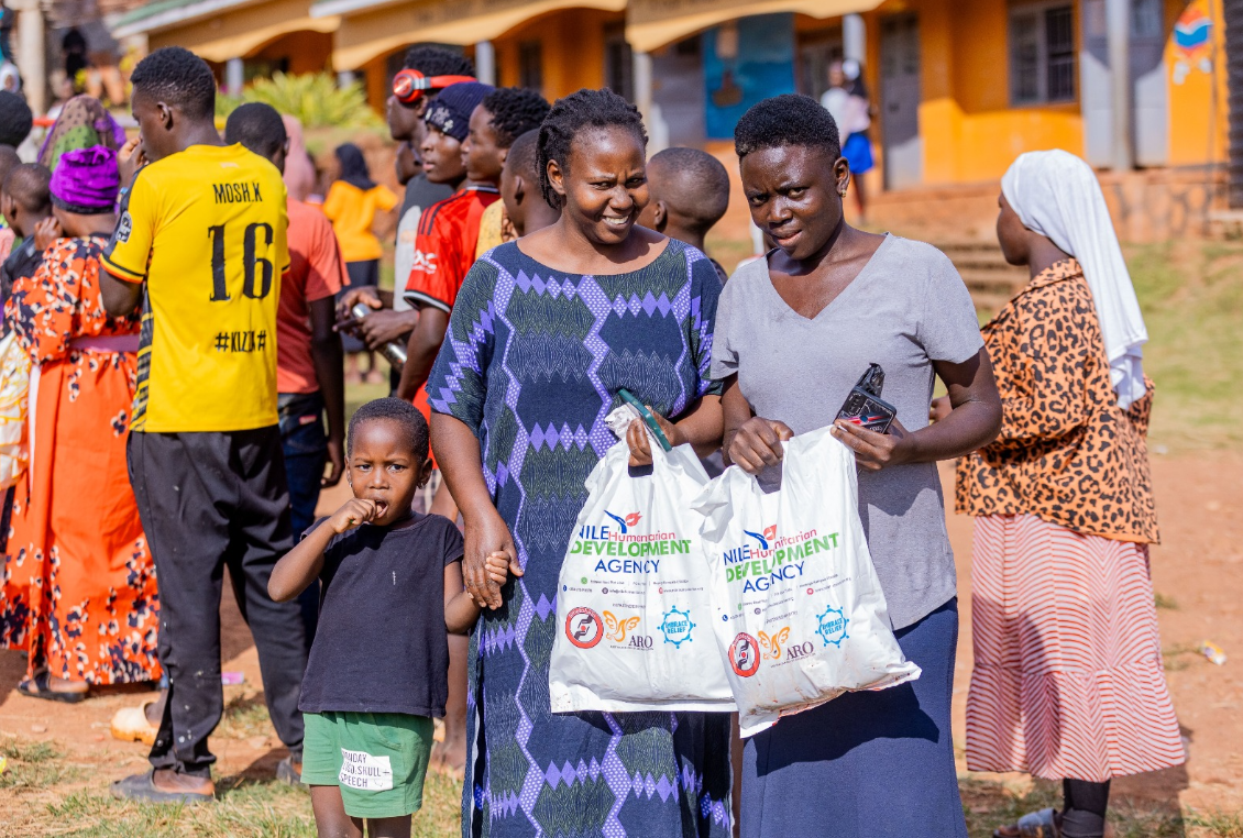 Food-package distribution for refugee communities in Uganda, photo 4
